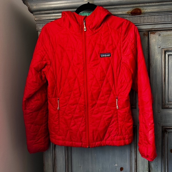 Patagonia Women's Nano Puff Hooded Jacket in Red Size XS - Picture 4 of 9